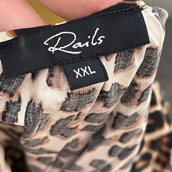 NWOT Rails Tabi Top in 'Nala' Leaopard Print Cotton Blend Smocked Body Size XXL - Picture 13 of 13